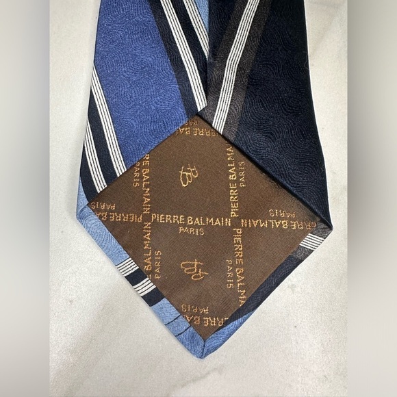 Vintage Pierre Balmain silk necktie - Picture 3 of 3
